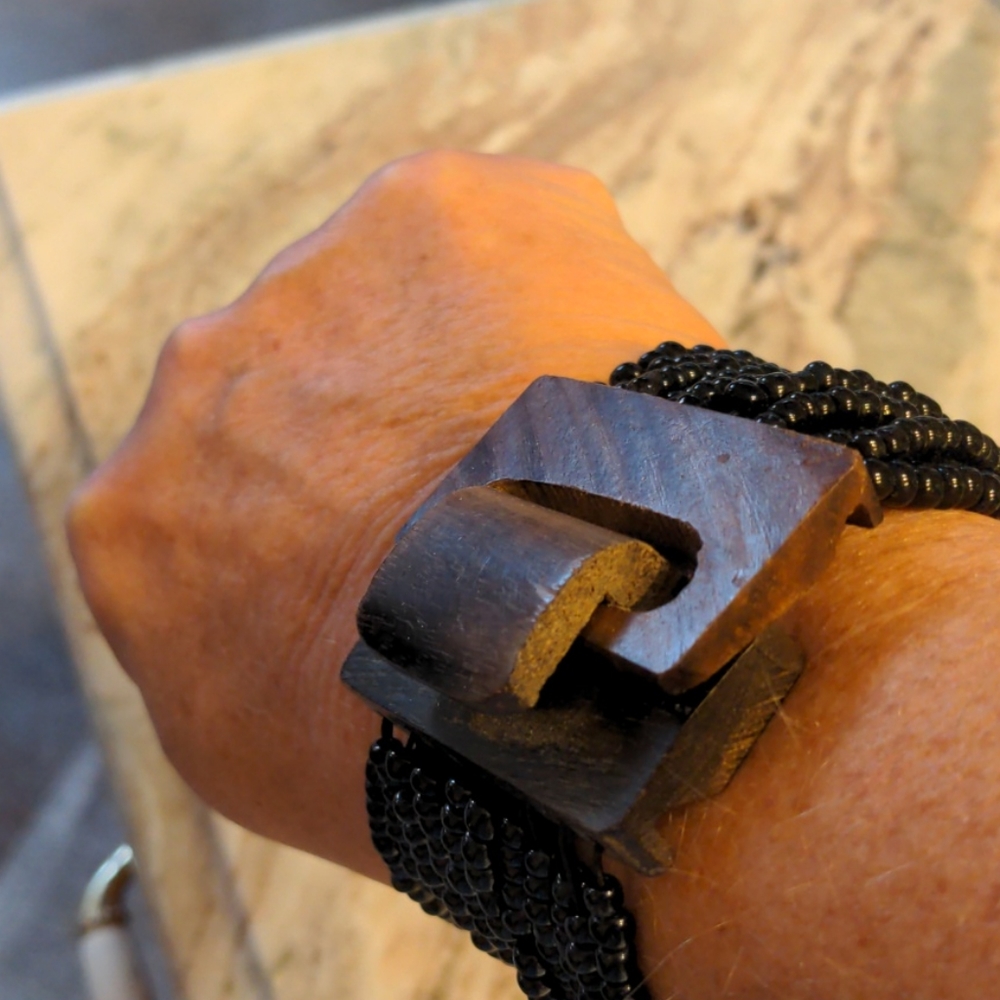 Beaded bracelet jewelry - Picture 2 of 4